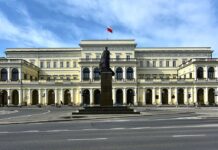 PiS traci przewagę w sejmiku mazowieckim na rzecz Rozwoju Plus Pałac Ministra Skarbu w Warszawie