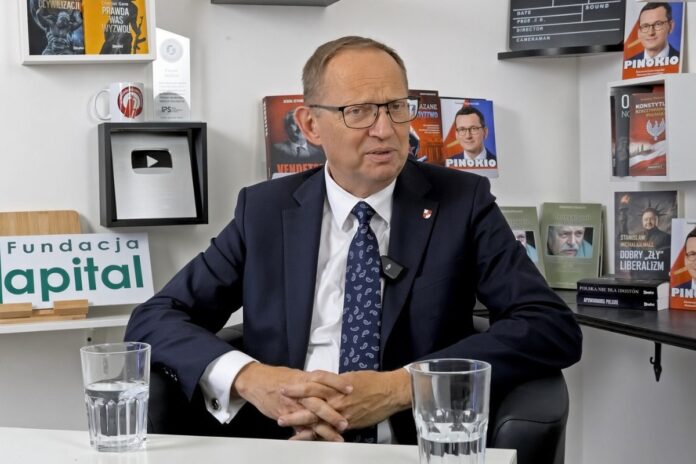 ELIGERE.PL | Roman Fritz nie ma wątpliwości, że rządy Donalda Tuska szkodzą Polsce. Foto: YouTube (screen)