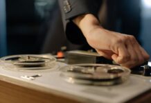 Stalowy drut w ścianach. Jak MBP budowało system podsłuchów pokojowych Stalowy drut w ścianach. Jak MBP budowało system podsłuchów pokojowych