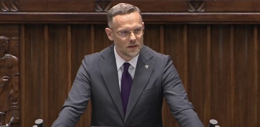 ELIGERE.PL | Zbigniew Bogucki: "To jest groteska. Ja komentuję poważne rzeczy. Komedii, czy tragikomedii nie komentuję". Foto: YT (screen)