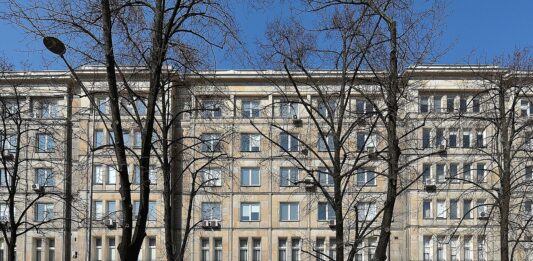 Siedziba Ministerstwa Rozwoju przy ul. Wspólnej 2/4 w Warszawie