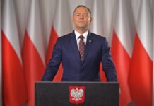 Mocne orędzie Karola Nawrockiego. „Zakończę proces ustawiania Polaków w roli politycznych zakładników” ELIGERE.PL | W orędziu, ogłoszonym 1 października 2026 r., prezydent Karol Nawrocki w mocnych słowach zrecenzował ostatnie działania rządu. Foto: Kanał Karola Nawrockiego na YT (screen)