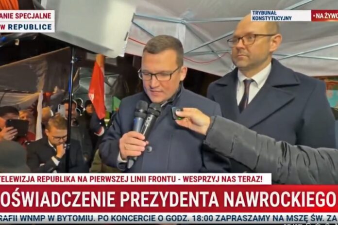 oświadczenie-prezydenta-szefernaker-ok ELIGERE.PL | Paweł Szefernaker odczytuje oświadczenie prezydenta Karola Nawrockiego w sprawie Trybunału Konstytucyjnego. Foto: X (screen)