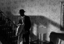 Travolta w roli mafiosa zwerbowanego przez CIA. Nowy film sięga po zagadkę zamachu na Kennedy’ego Travolta w roli mafiosa CIA: nowy film sięga po zagadkę zamachu na Kennedy'ego