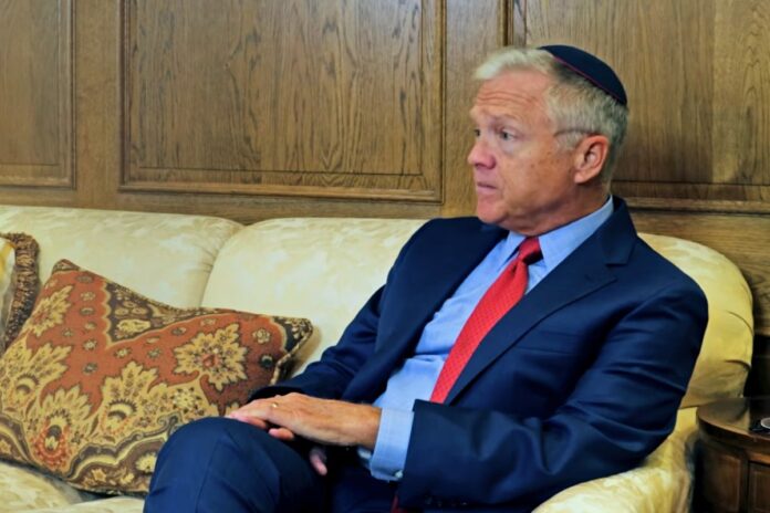 ELIGERE.PL | Ambasador USA w Polsce, Tom Rose. Foto: YT (screen)