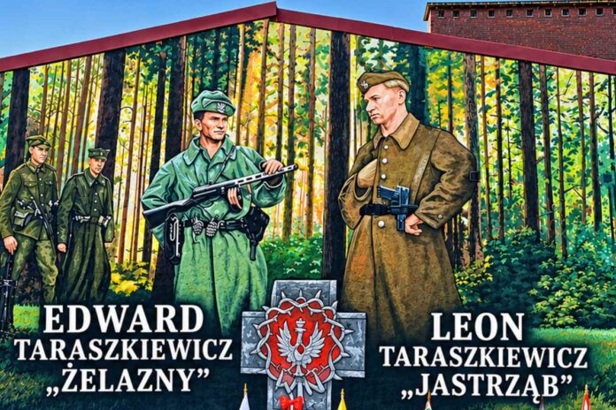 ELIGERE.PL | Fragment muralu, poświęconego "Żelaznemu" i "Jastrzębowi", który we wrześniu 2025 r. został odsłonięty we Włodawie. Foto: Jacek Adamczyk/Eligere.pl